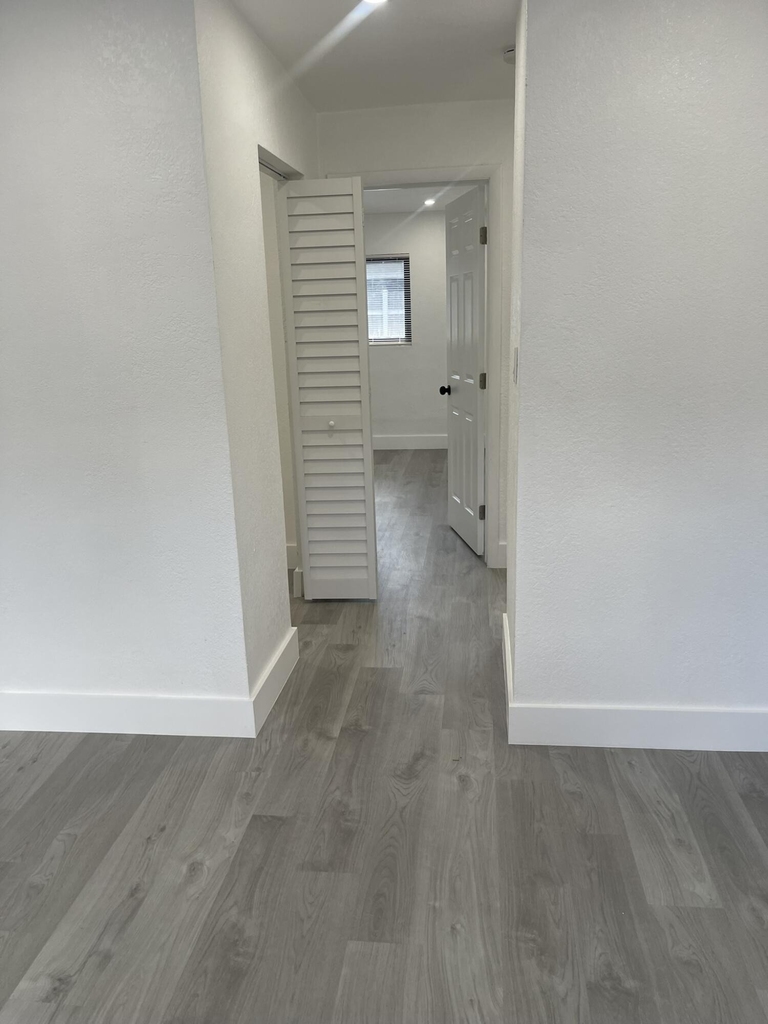 880 Nw 8th Avenue - Photo 5