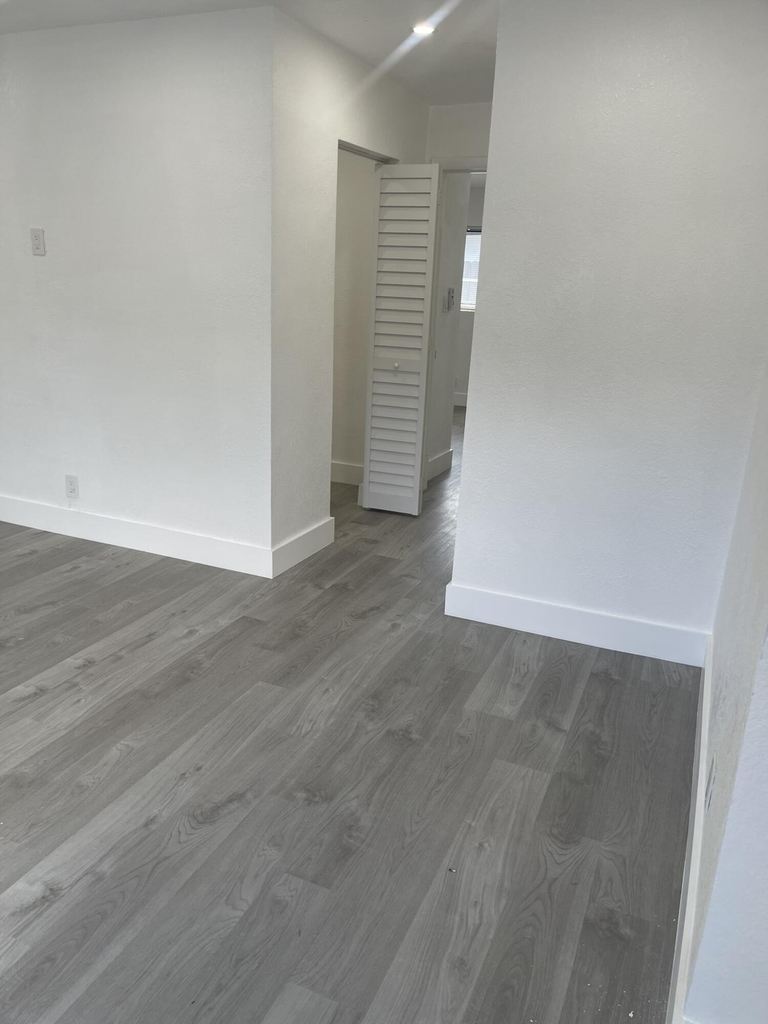 880 Nw 8th Avenue - Photo 3