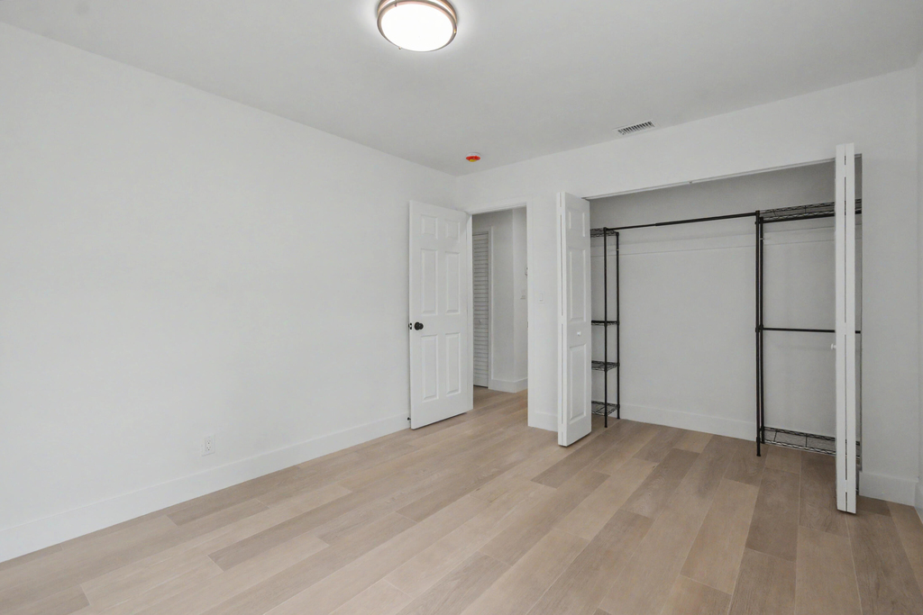 411b Ne 57th Court - Photo 8