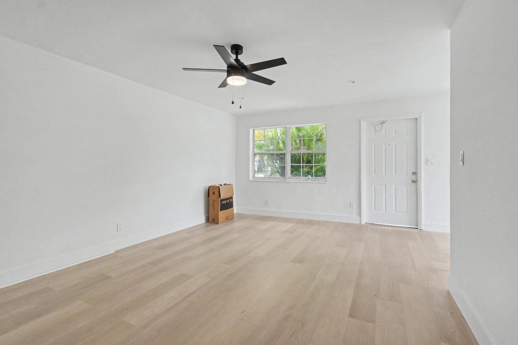 411b Ne 57th Court - Photo 3