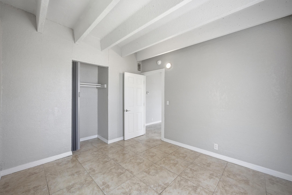 812 19th Street - Photo 12