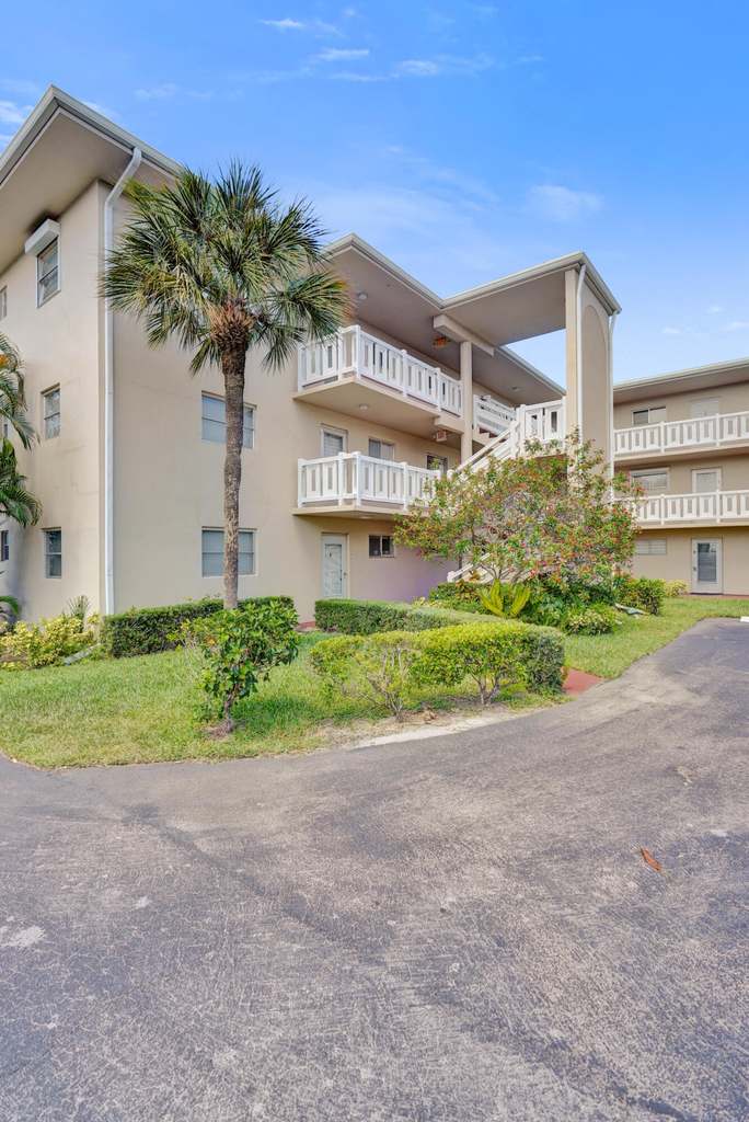 2640 S Garden Dr Drive S - Photo 2