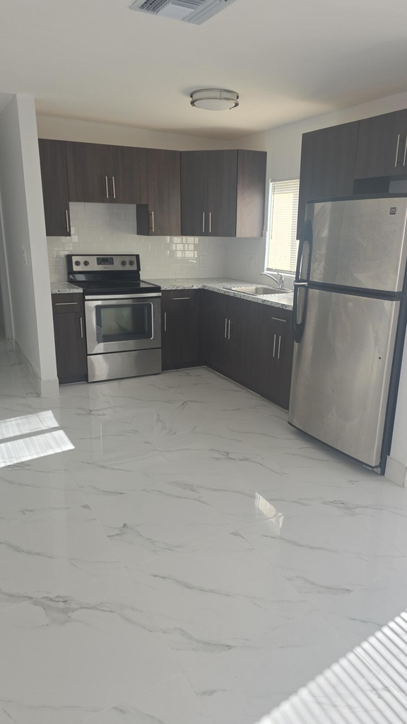 5211 Sw 24th Street - Photo 1
