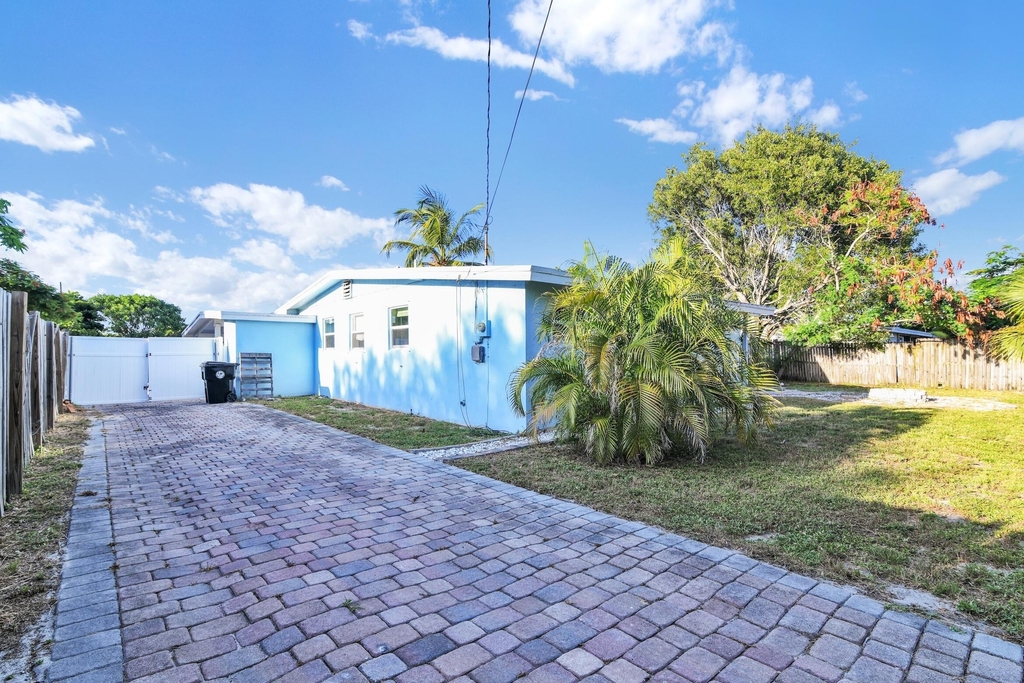 1821 Montague Street - Photo 23