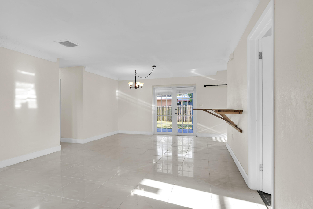 1821 Montague Street - Photo 3