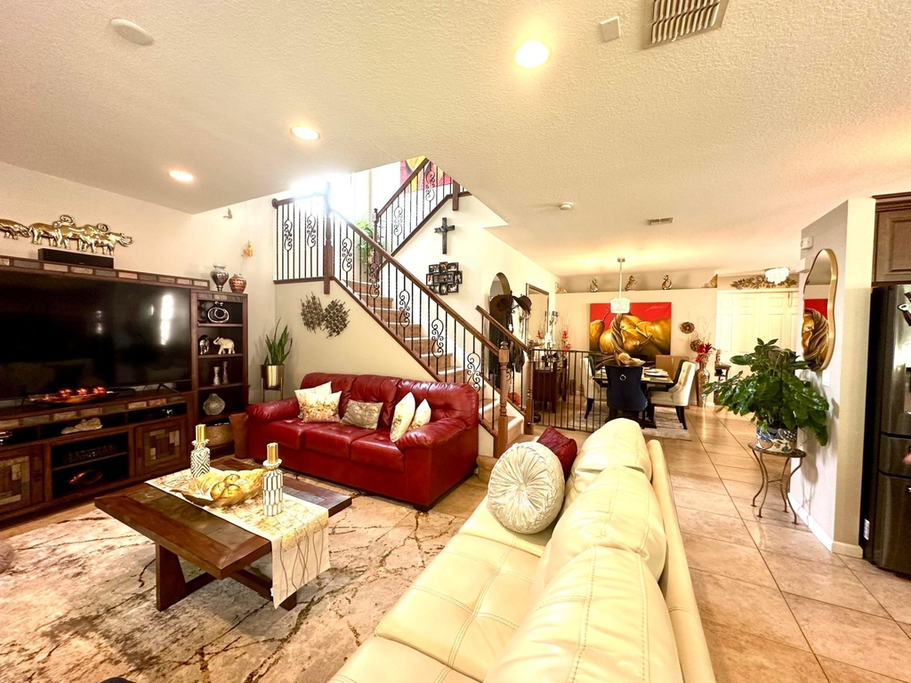 9205 Dupont Place - Photo 12
