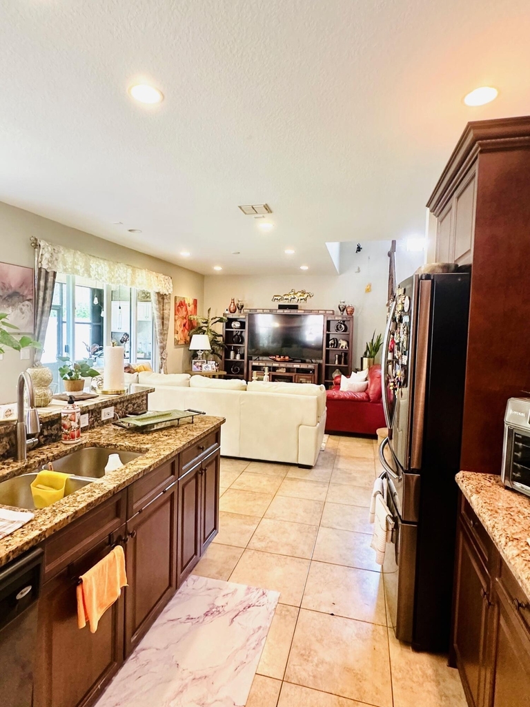 9205 Dupont Place - Photo 17