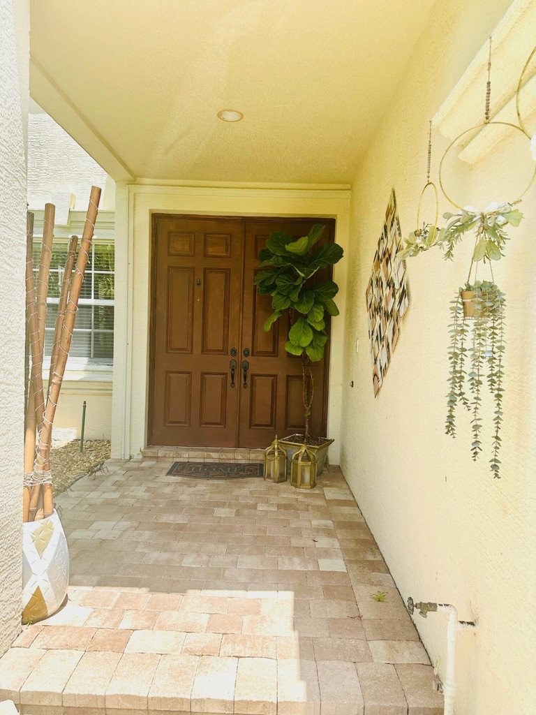 9205 Dupont Place - Photo 4