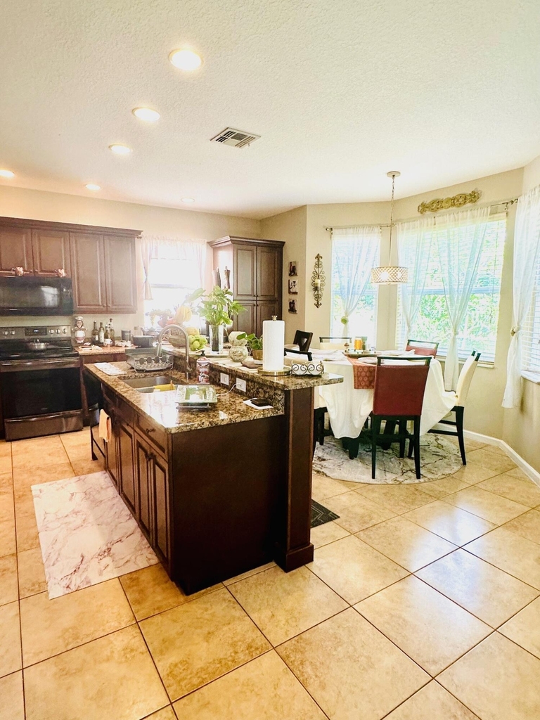 9205 Dupont Place - Photo 14