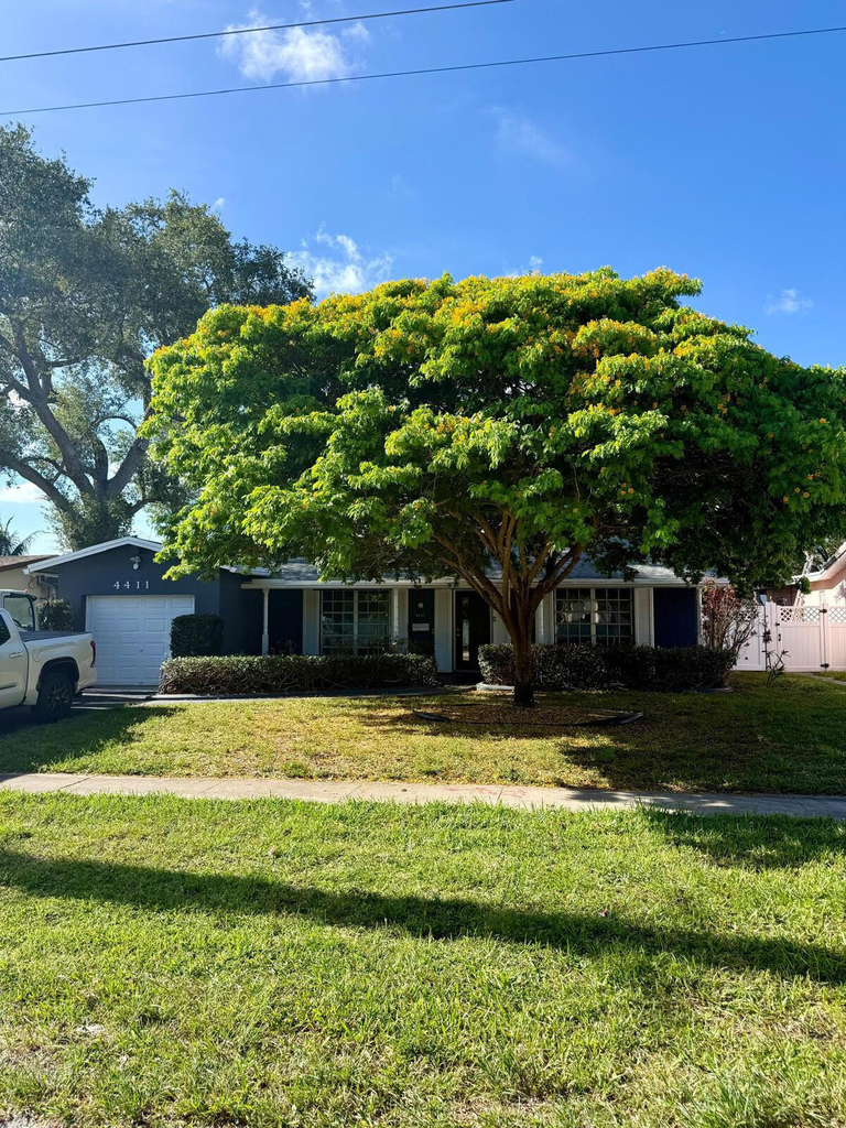 4411 Thomas Street - Photo 0
