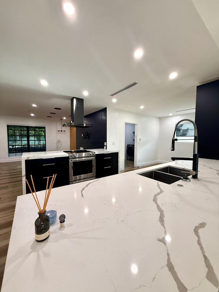 4411 Thomas Street - Photo 9