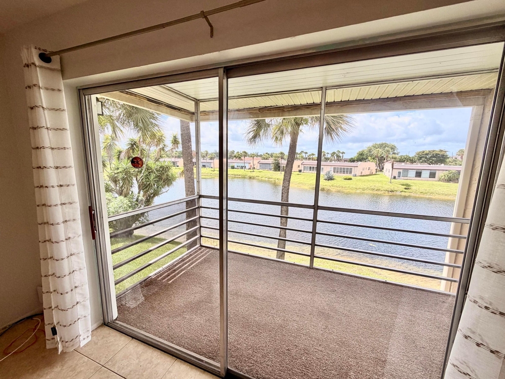 120 Lake Evelyn Drive - Photo 10