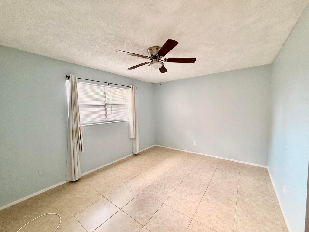 120 Lake Evelyn Drive - Photo 18