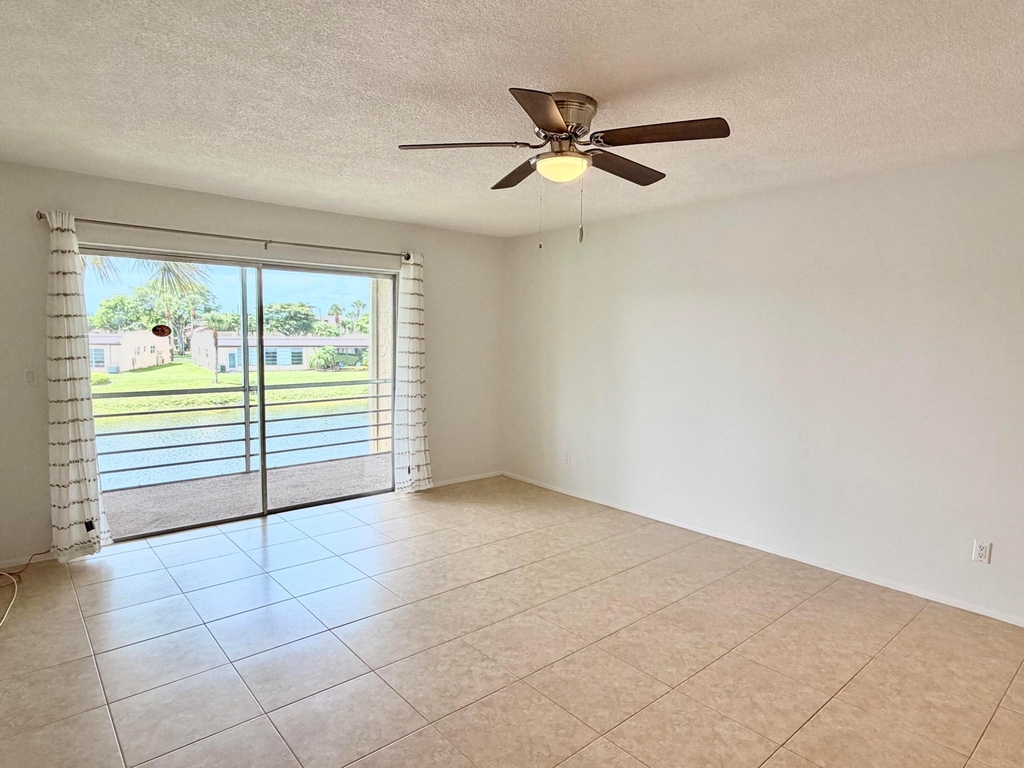 120 Lake Evelyn Drive - Photo 9