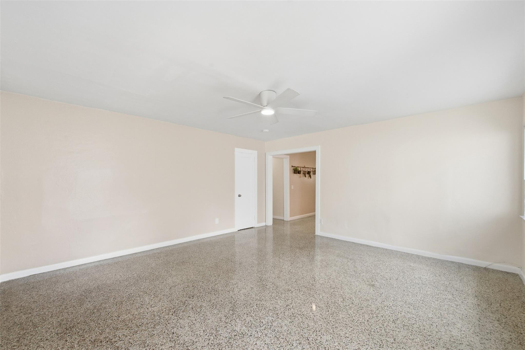 1614 Ne 7th Street - Photo 3