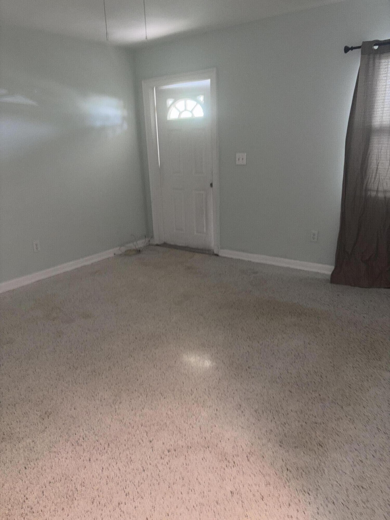 202 W Balboa Street - Photo 4