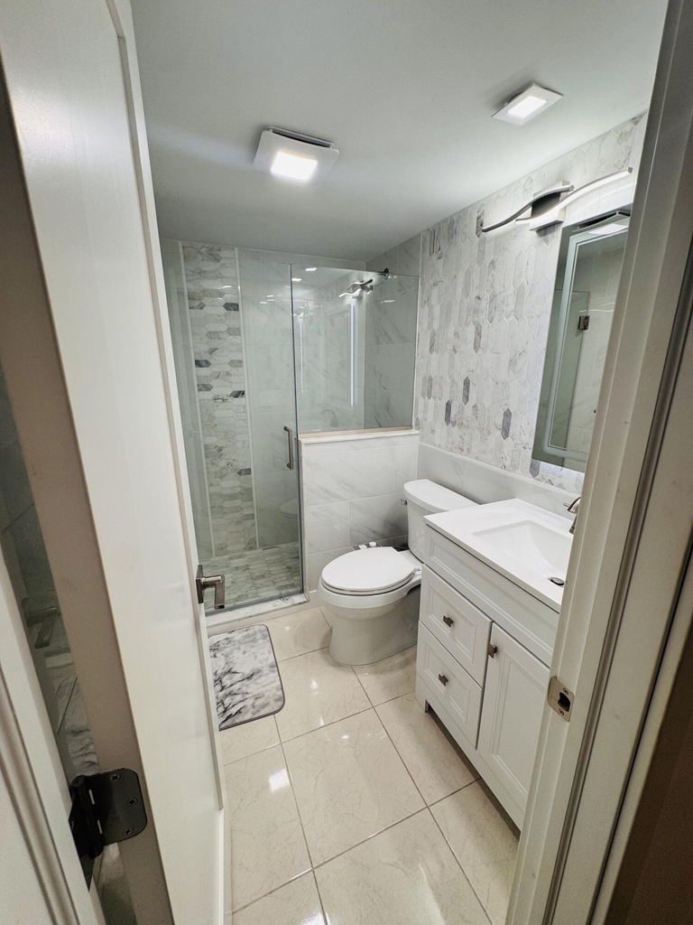 16 Windsor A - Photo 4