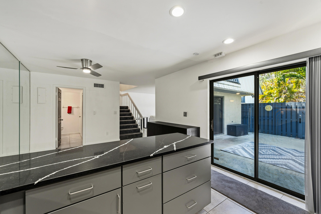 3852 Jefferson Street - Photo 9