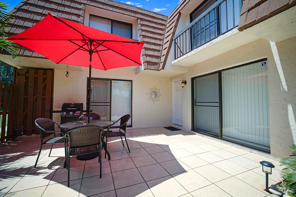 825 Center Street - Photo 2