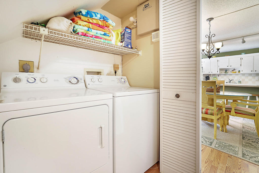 825 Center Street - Photo 14