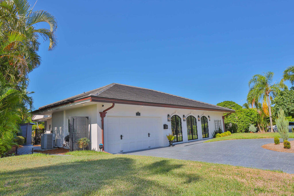 713 Forsyth Street - Photo 3