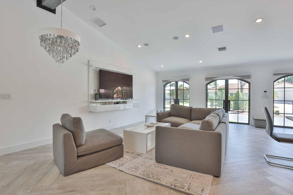 713 Forsyth Street - Photo 6