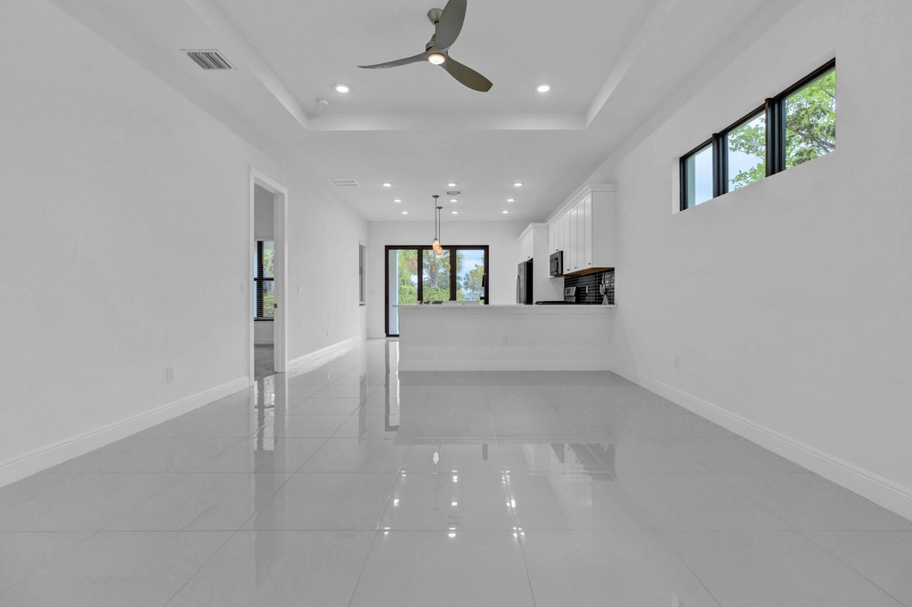 5501 Santa Rosa Lane - Photo 5