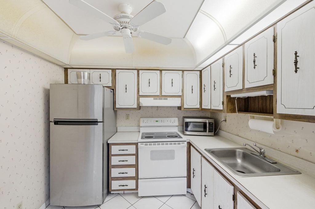 519 Burgundy K - Photo 13
