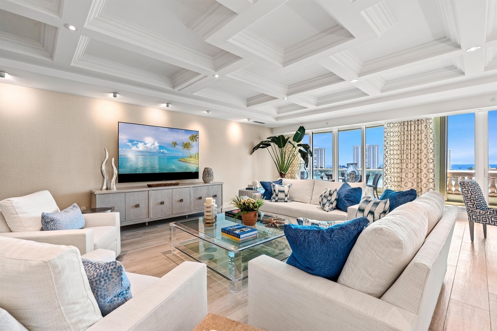 500 Se 5th Avenue - Photo 1