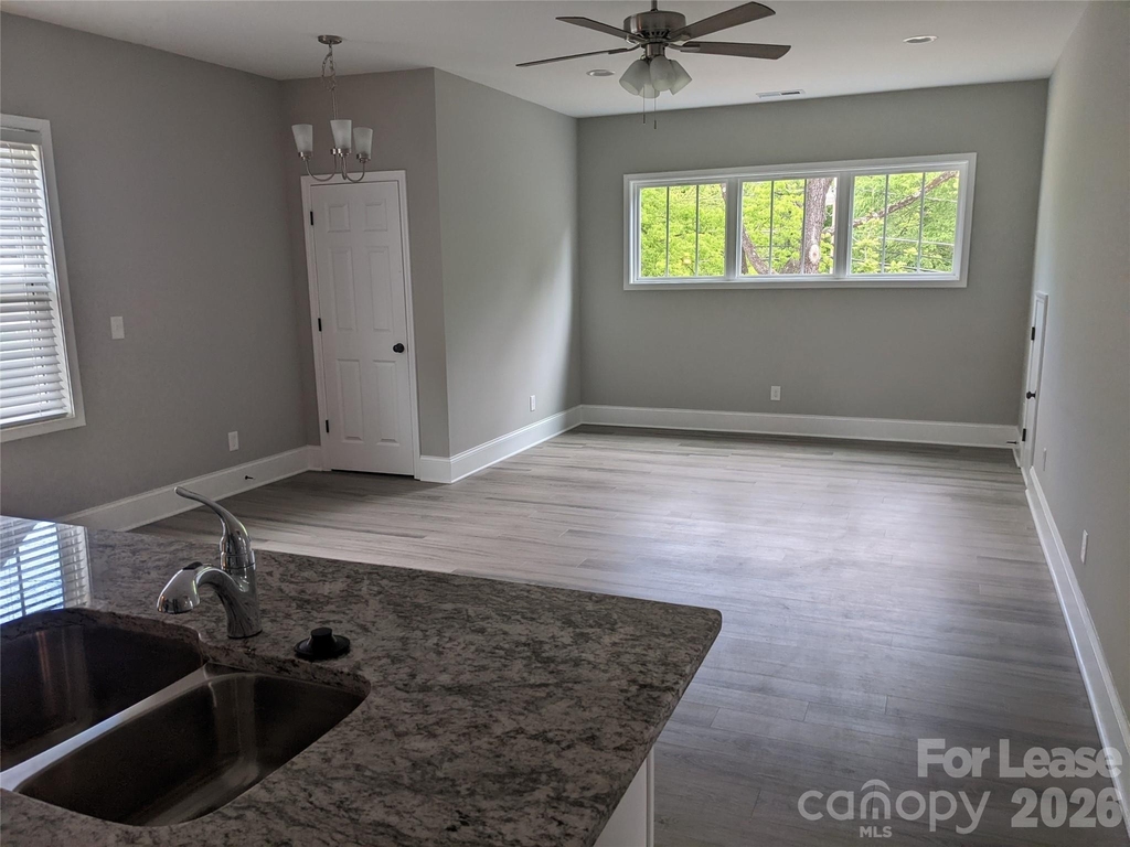 208 Walters Street - Photo 7