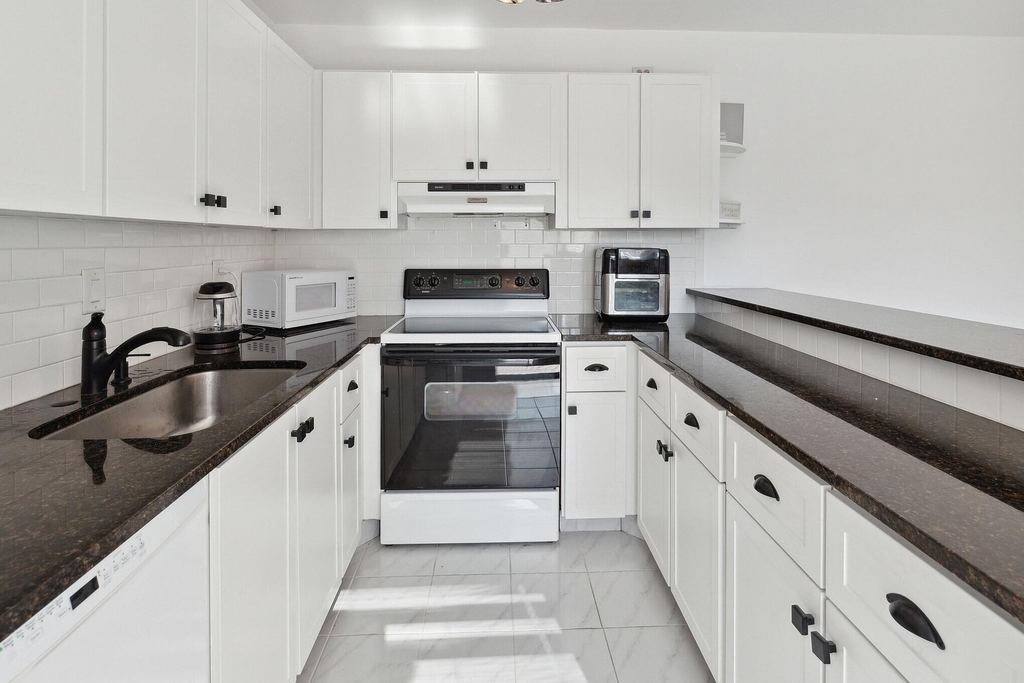 564 Springdale Circle - Photo 4