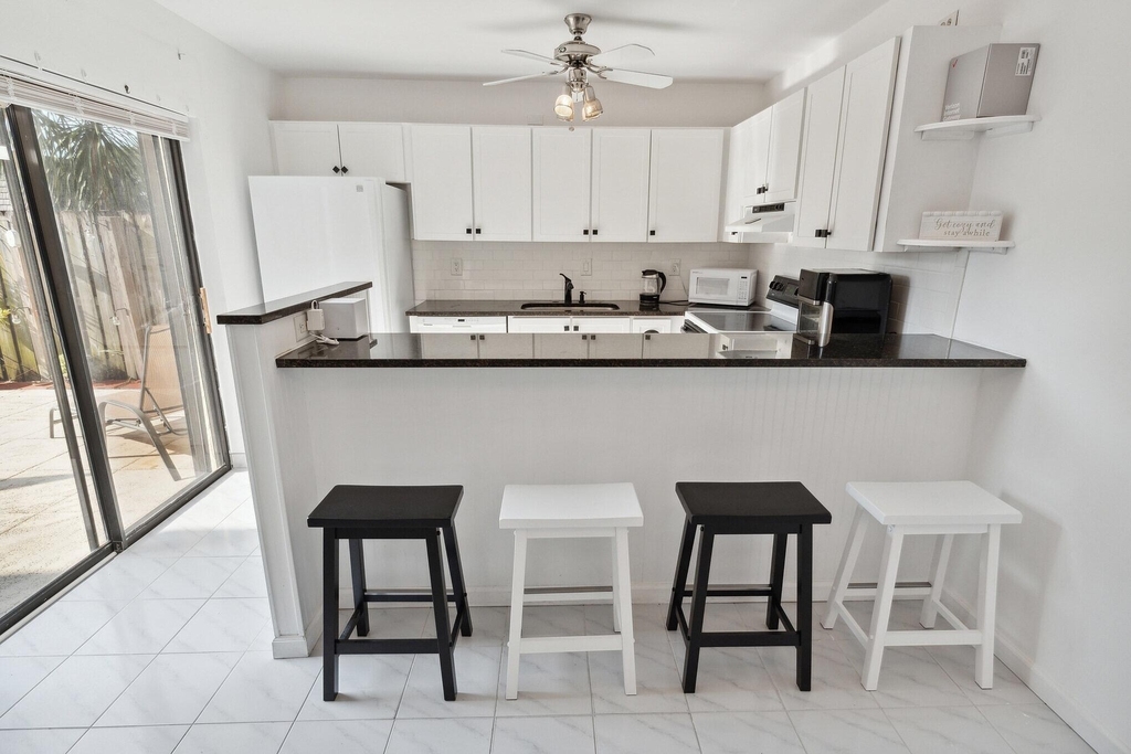 564 Springdale Circle - Photo 7