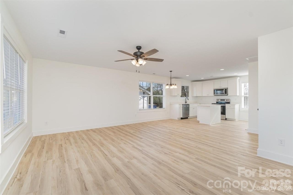 195 Vee Avenue Sw - Photo 2