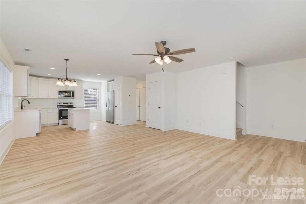195 Vee Avenue Sw - Photo 3