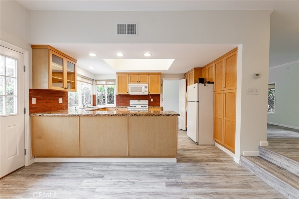 19834 Haynes Street - Photo 8