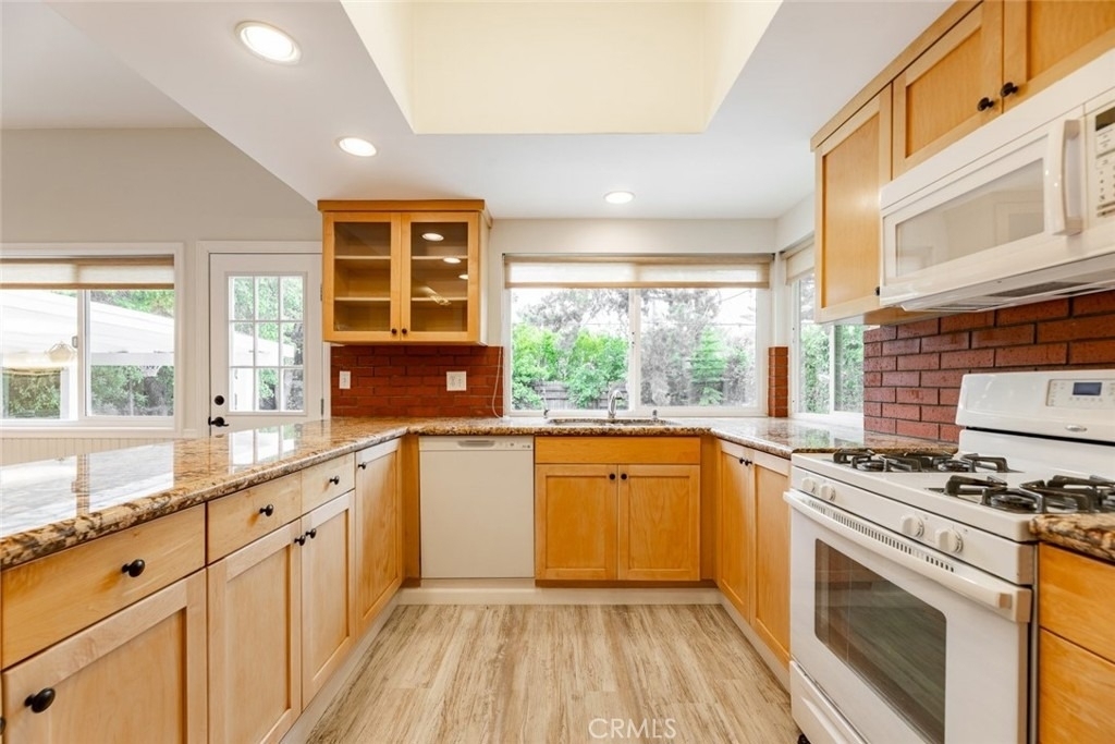 19834 Haynes Street - Photo 7