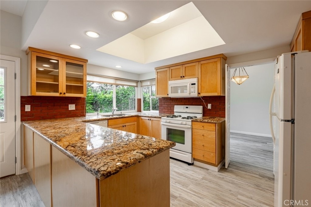 19834 Haynes Street - Photo 6