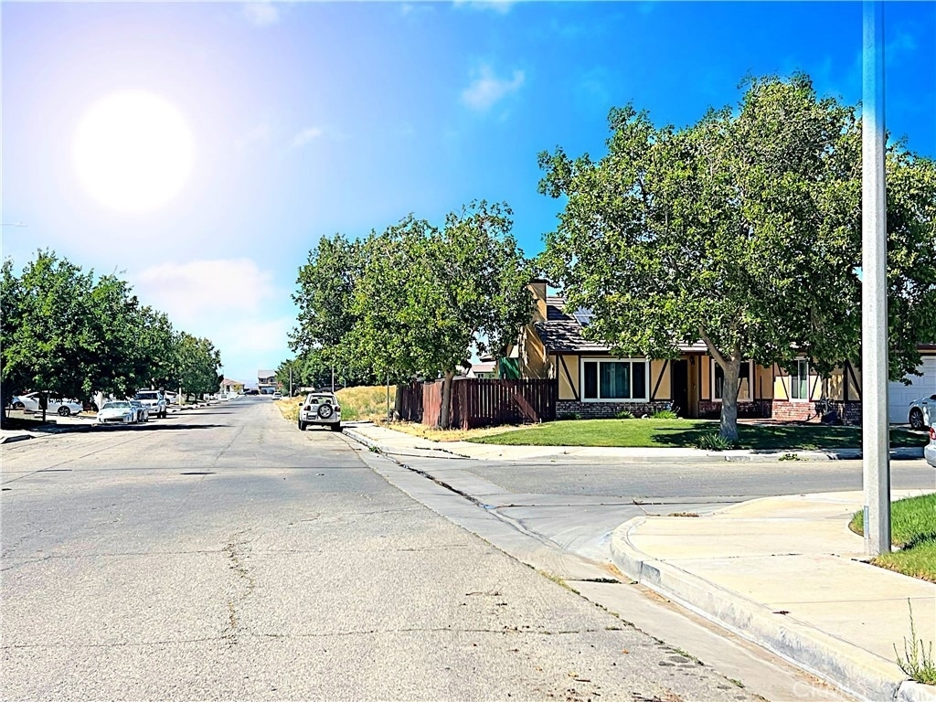 45446 17th East Street - Photo 4