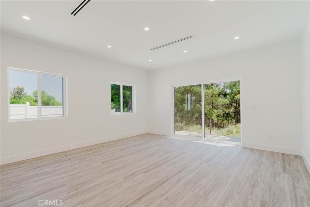 17846 Rinaldi Street - Photo 4