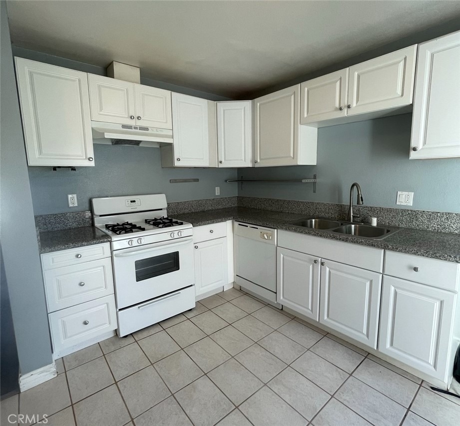 12836 12th Street - Photo 2