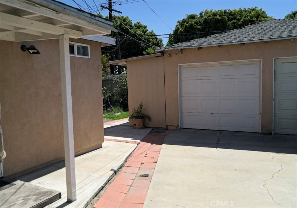 5726 1/2 Rocket Street - Photo 2