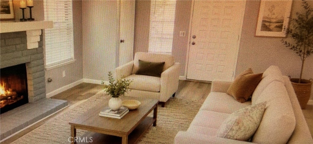 936 Burton Street - Photo 3