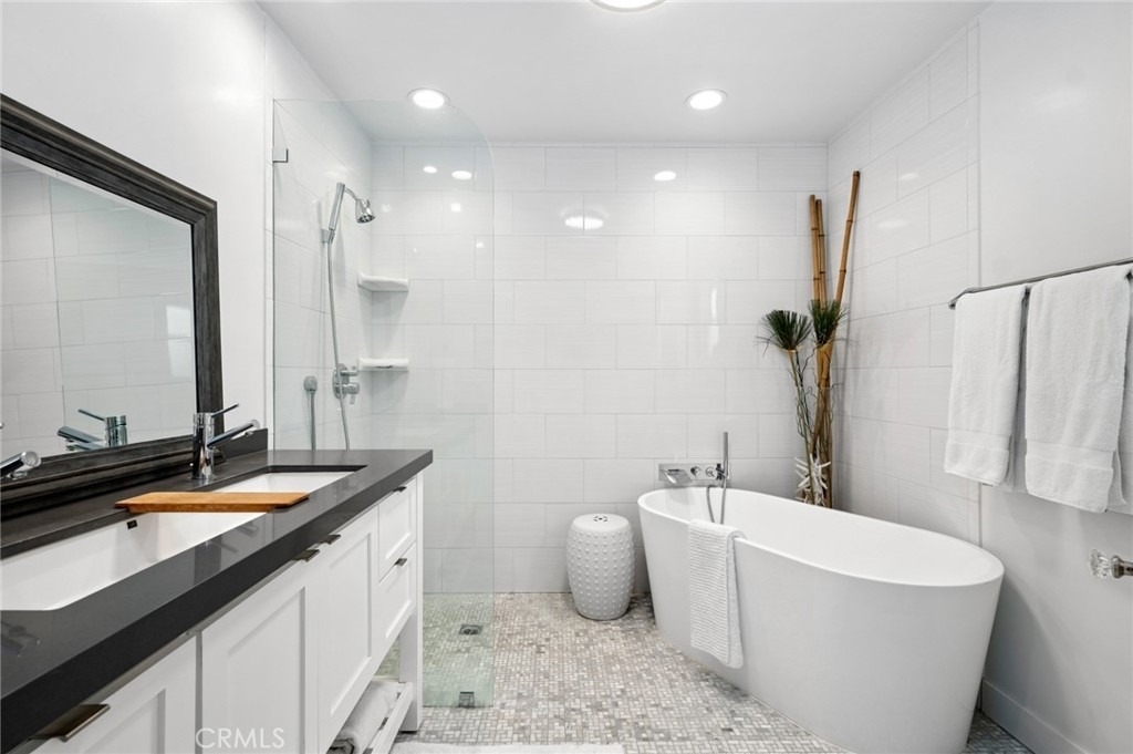 2049 E Ocean Boulevard - Photo 9