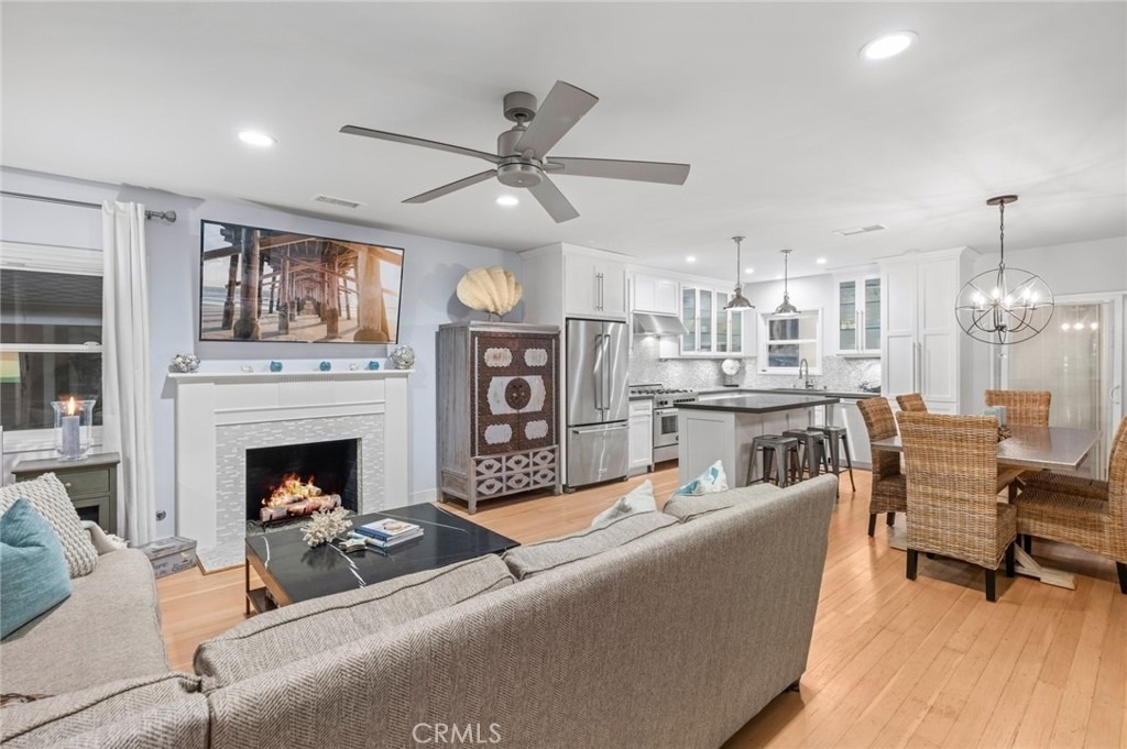 2049 E Ocean Boulevard - Photo 2