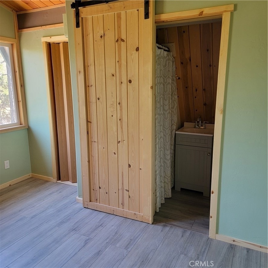 221 Imperial - Photo 12