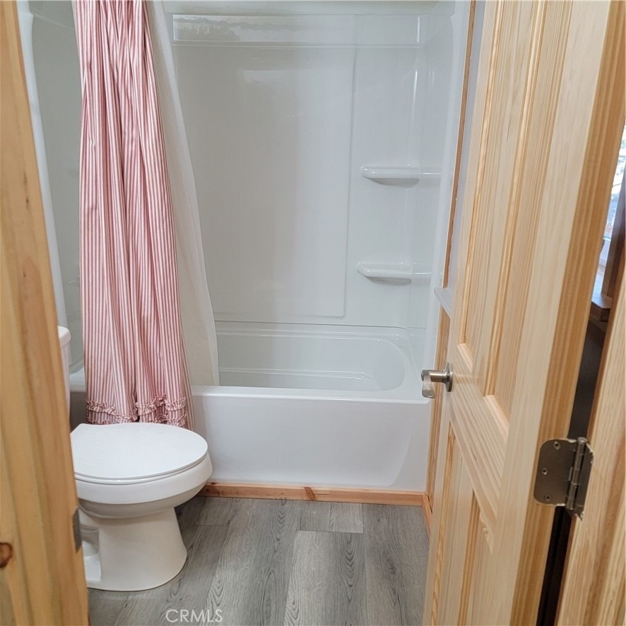 221 Imperial - Photo 9