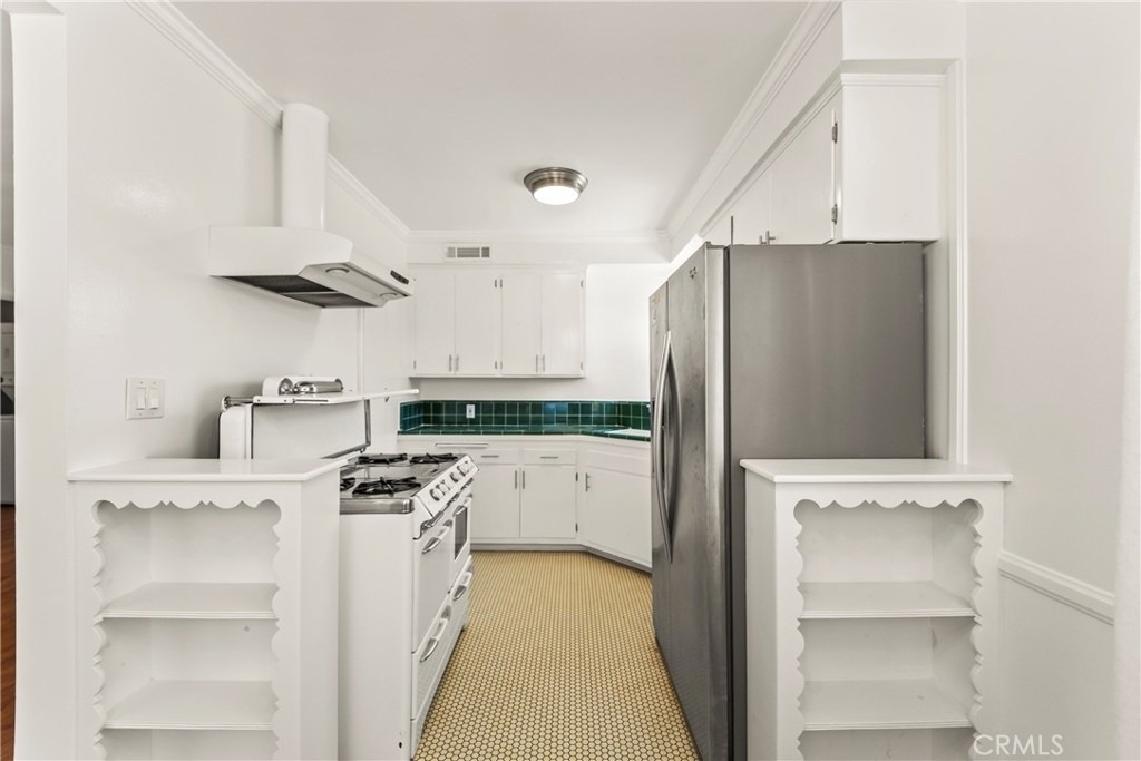 1745 N Mariposa - Photo 6