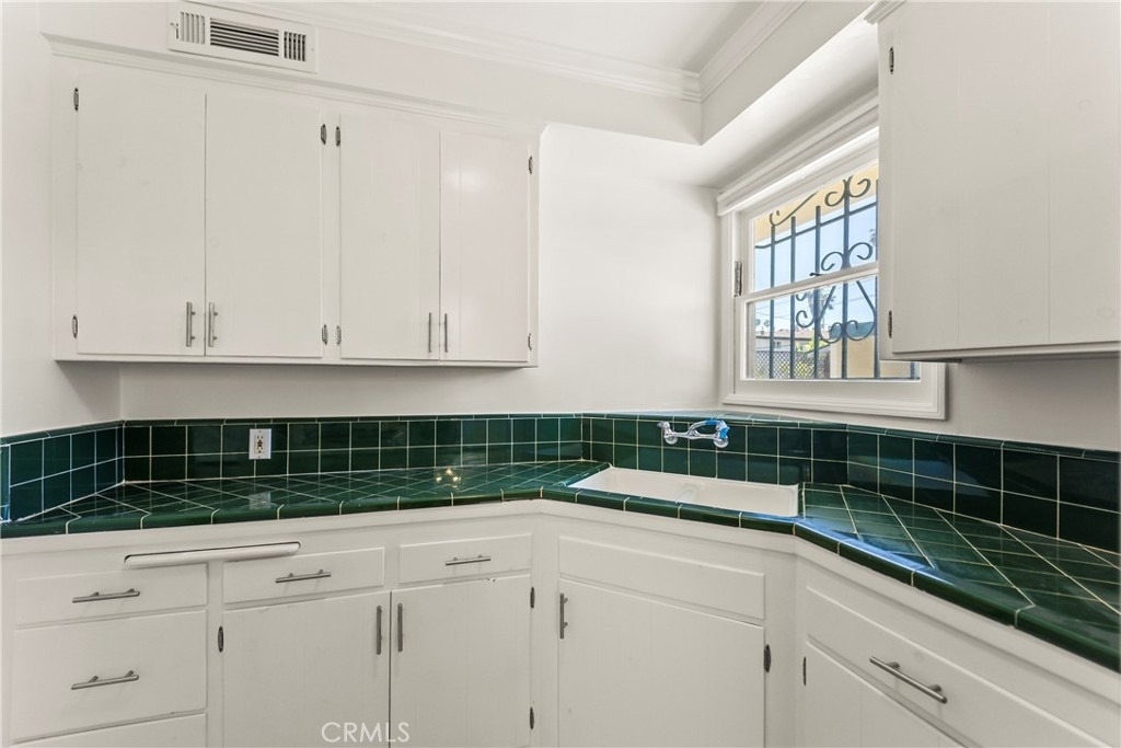 1745 N Mariposa - Photo 5