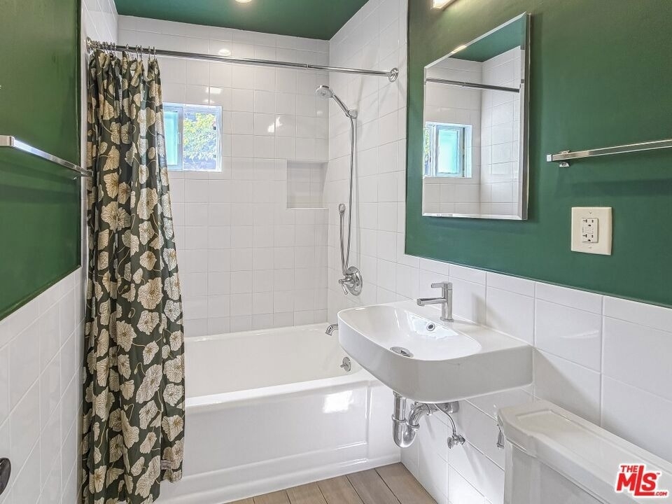 2049 Lake Shore Avenue - Photo 12