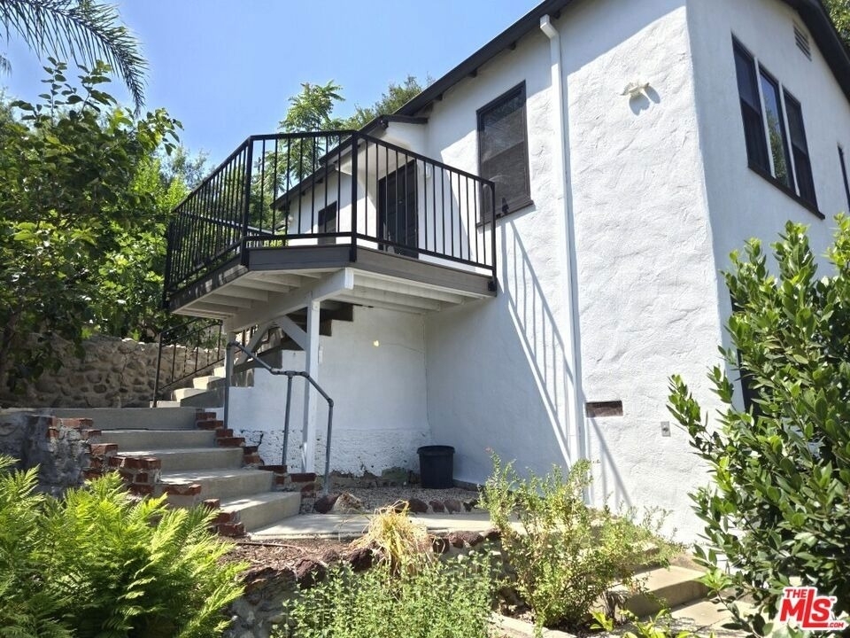 2049 Lake Shore Avenue - Photo 0